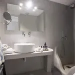 Jonaz Suites Appart hôtel *