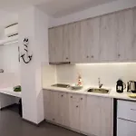 Jonaz Suites *