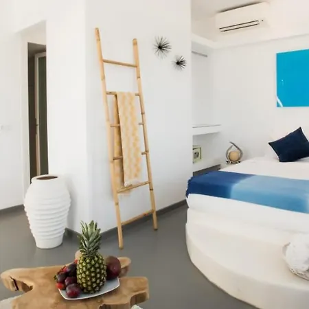 Jonaz Suites Апарт-отель *