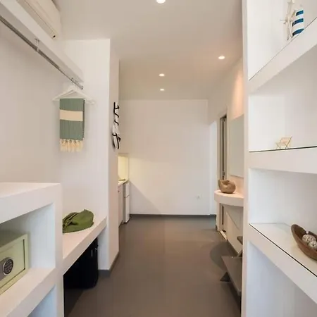 Апарт-отель Jonaz Suites