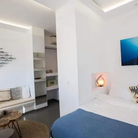 Jonaz Suites Апарт-отель