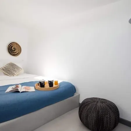 Jonaz Suites *